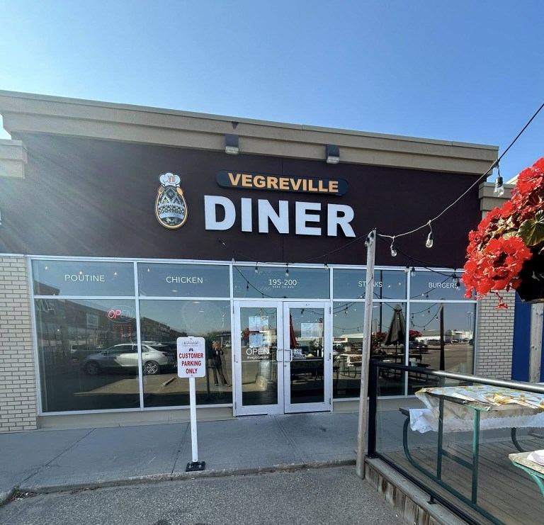 Vegreville Diner 1 768x741